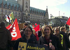 Gabi Dobusch und Ksenija Bekeris auf der Demo